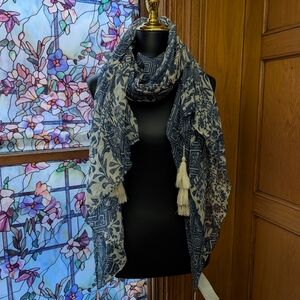 Abercrombie & Fitch Navy and Beige Scarf